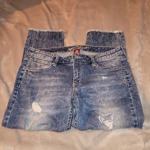 Arizona Jeans Distressed Capri